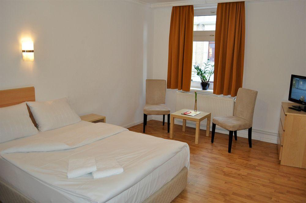 Hotel Budapester Hof ハンブルク エクステリア 写真