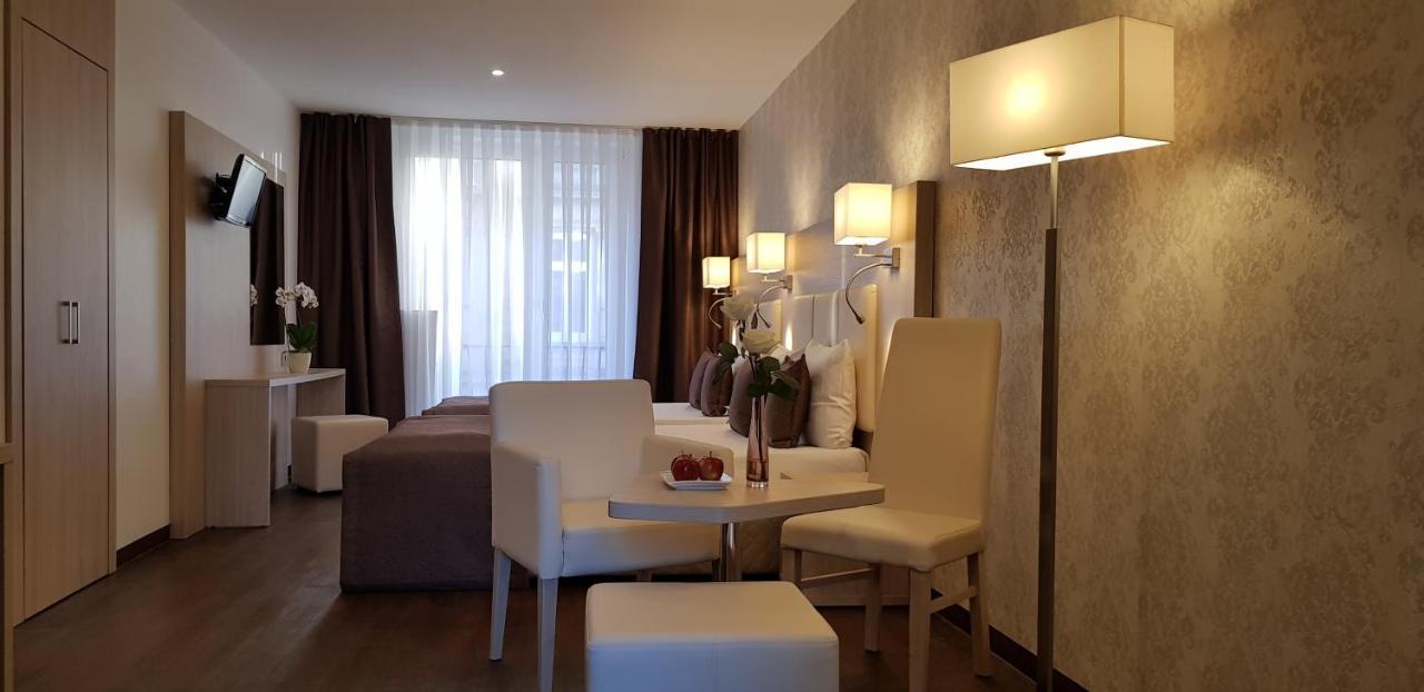 Hotel Budapester Hof ハンブルク エクステリア 写真