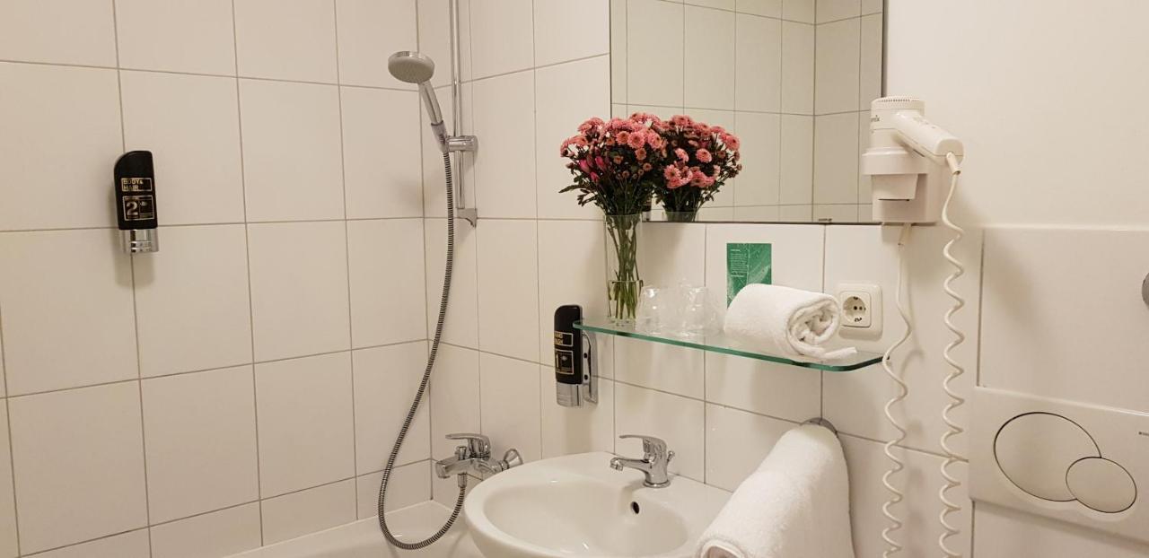 Hotel Budapester Hof ハンブルク エクステリア 写真