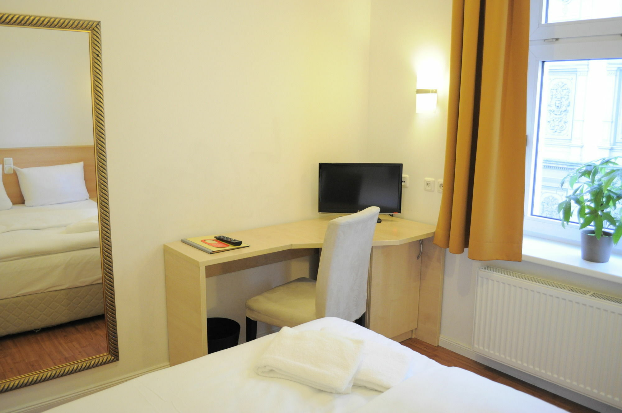 Hotel Budapester Hof ハンブルク エクステリア 写真